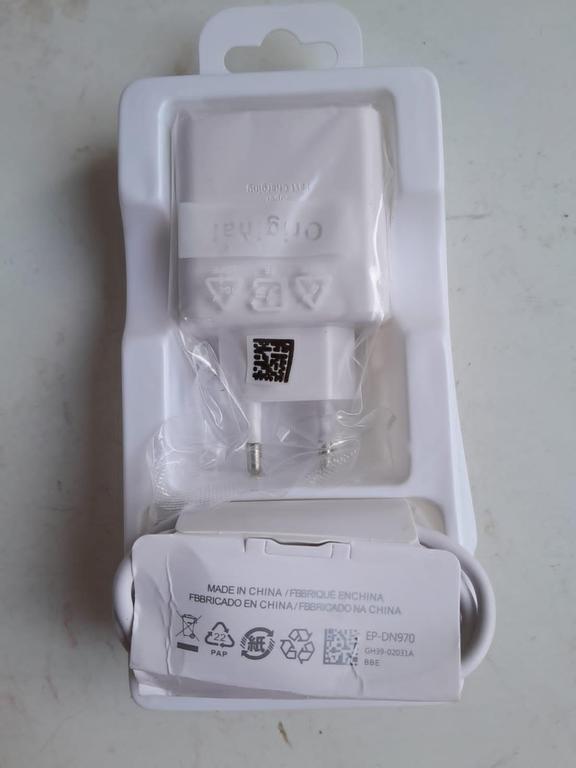 Samsung 45W Charger Image 5
