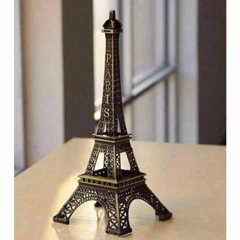Metal Eiffel Tower Decoration