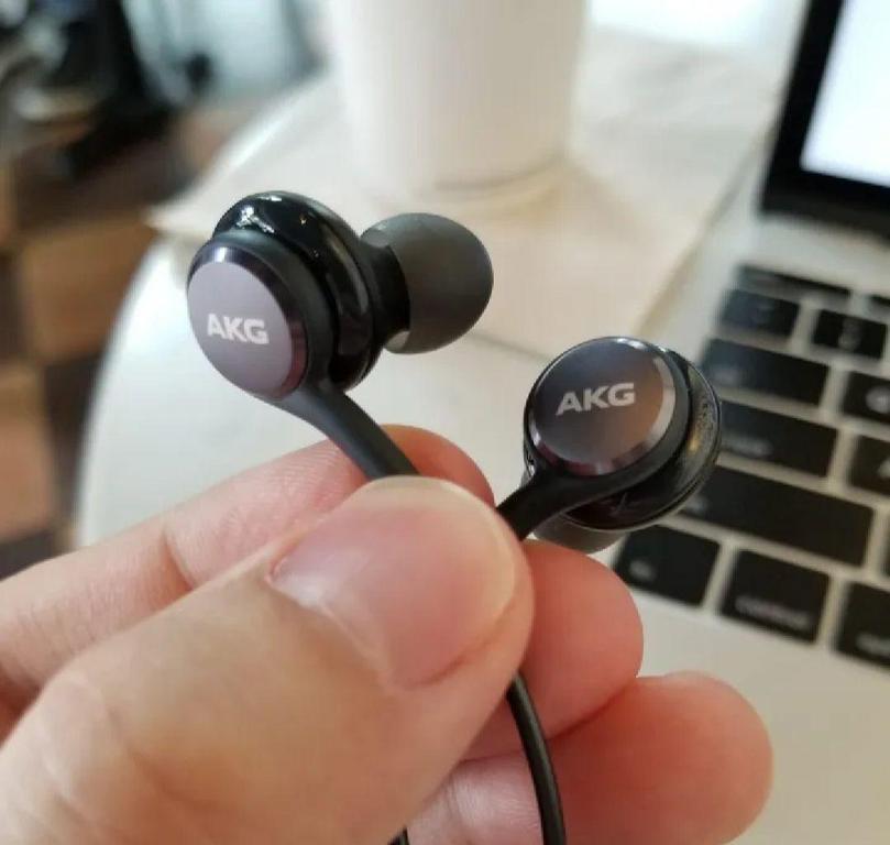 AKG Type-C Earphones Image 4
