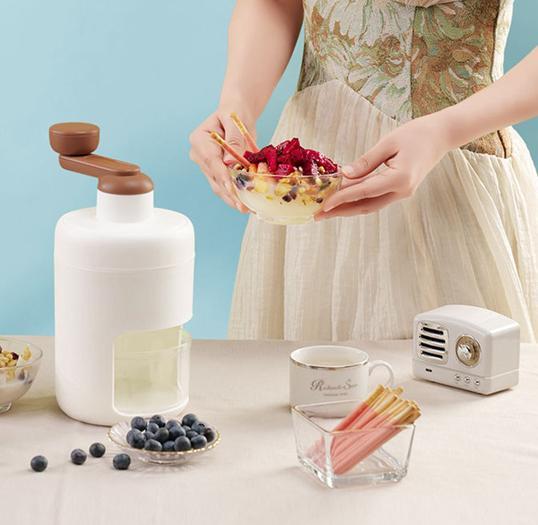 Mini Ice Shaver Crusher Snow Manual Crushing Ice Maker - 3